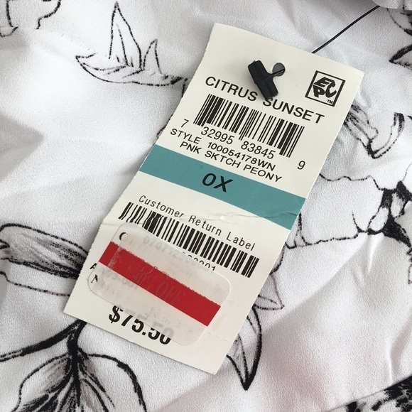 NEW Alfani Plus Top Blouse White Fuchsia Floral Peony Long Sleeves V Neck 0X - Picture 6 of 8